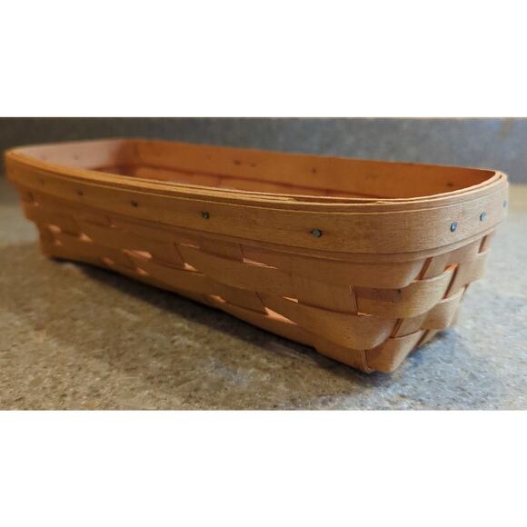 Longaberger Bread Basket 2000 Signed 12 x 5 x 2.5 - Picture 1 of 5